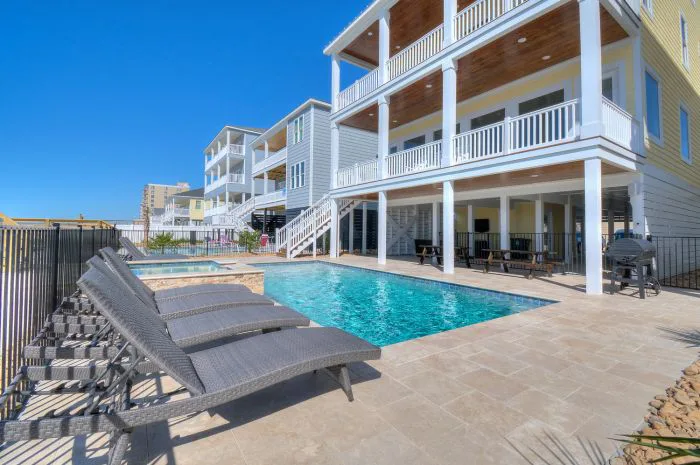 Elliott Realty Grande Villas