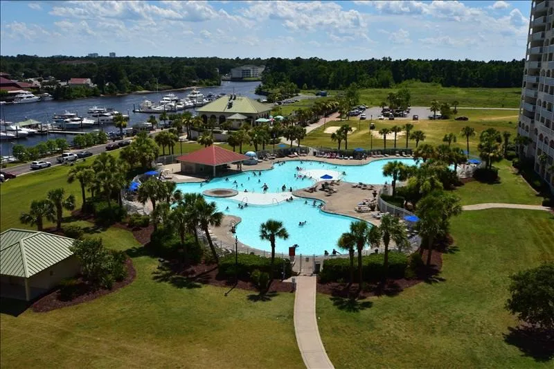 Barefoot Resort & Golf